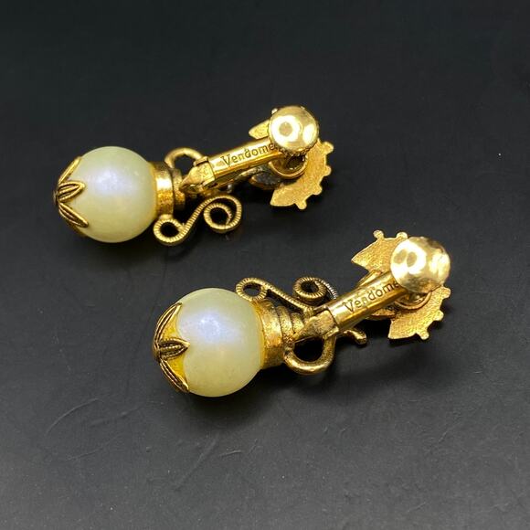 RARE Vtg VENDOME Cruet Earrings Victorian-Style Gold Tone Faux Pearl Dangle Drop - Picture 6 of 8